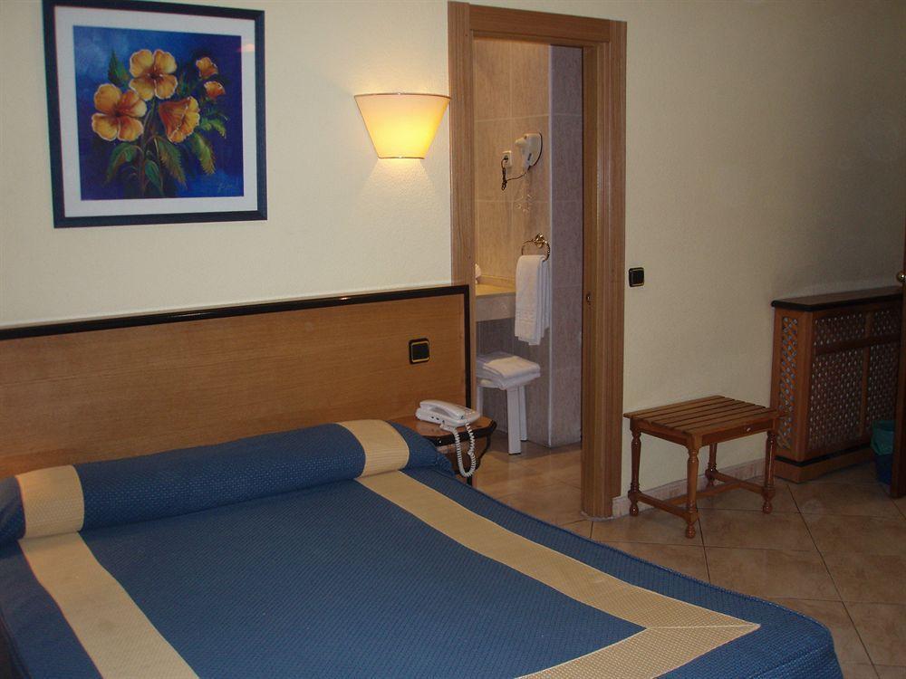 Hostal Buenos Aires มาดริด ภายนอก รูปภาพ