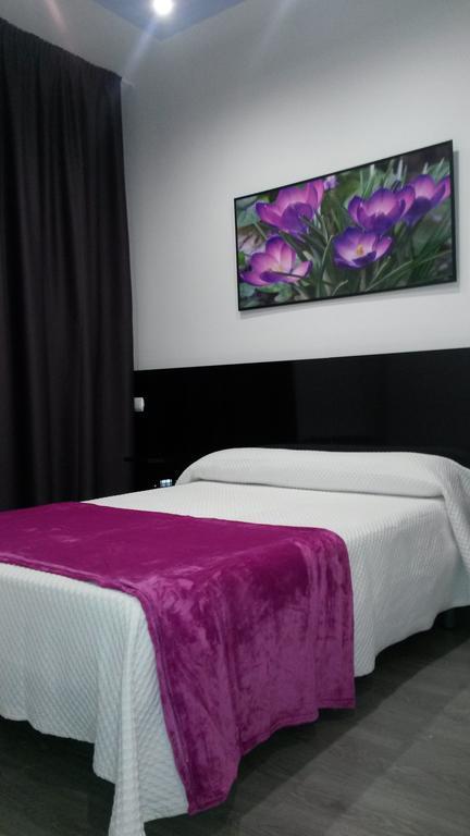 Hostal Buenos Aires มาดริด ภายนอก รูปภาพ