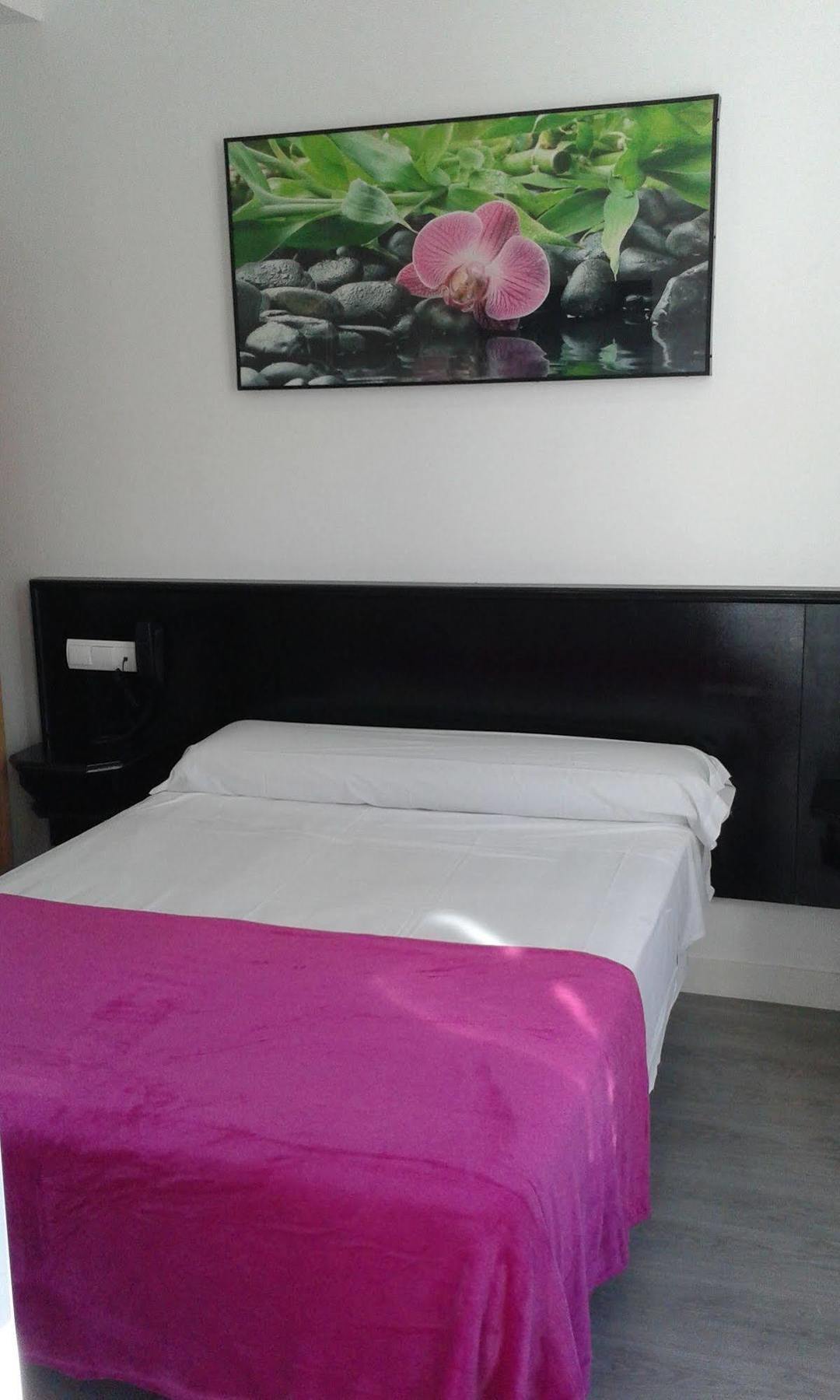 Hostal Buenos Aires มาดริด ภายนอก รูปภาพ